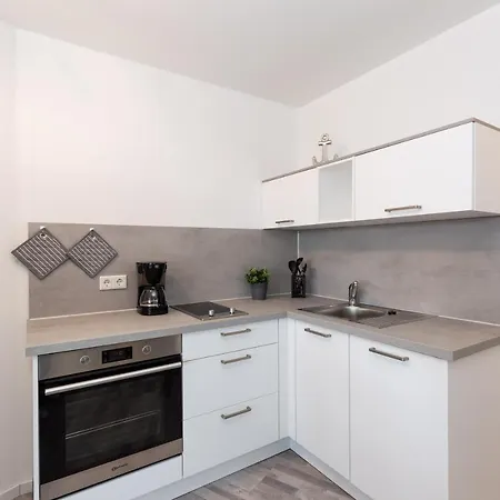 Apartament Lord Nelson 212 *